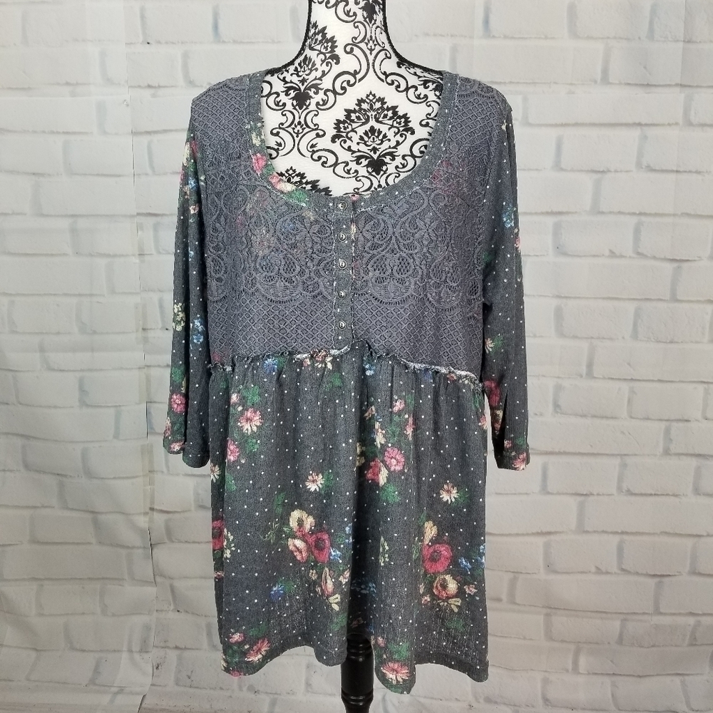 Suzanne Betro sz 2x floral print stretch knit top